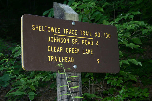 Trail head to Clear Creek lake